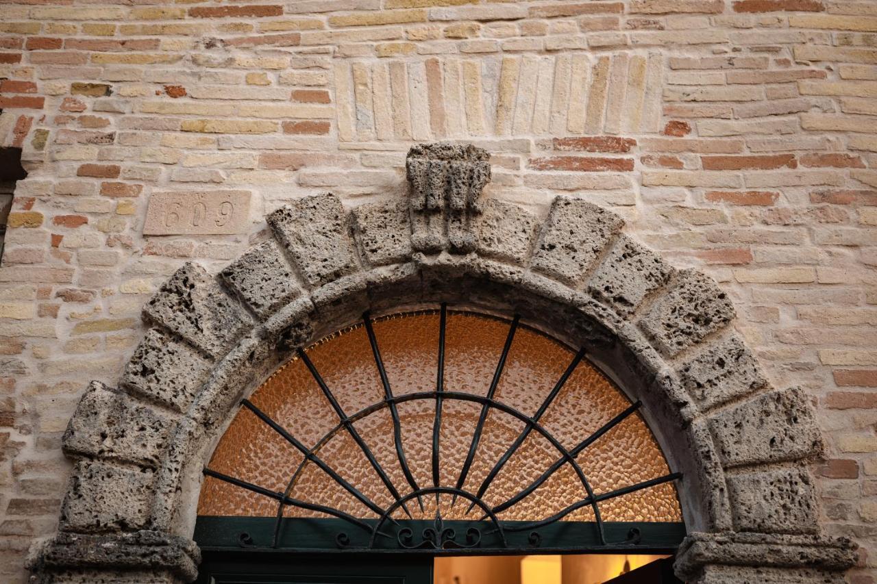 Ognissanti Guesthouse & Suites Fermo Esterno foto